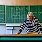 Kehrdienst im Klassenraum